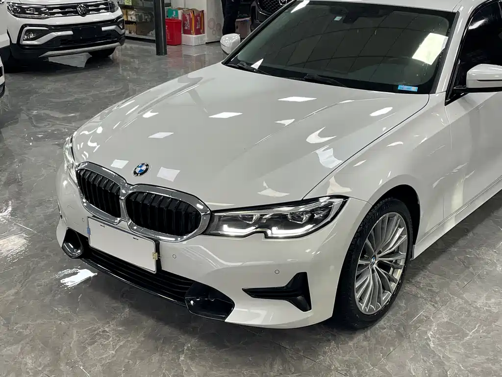 BMW 3 Series 2022 — фото 17