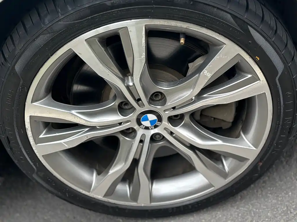 BMW 1 Series 2018 — фото 6