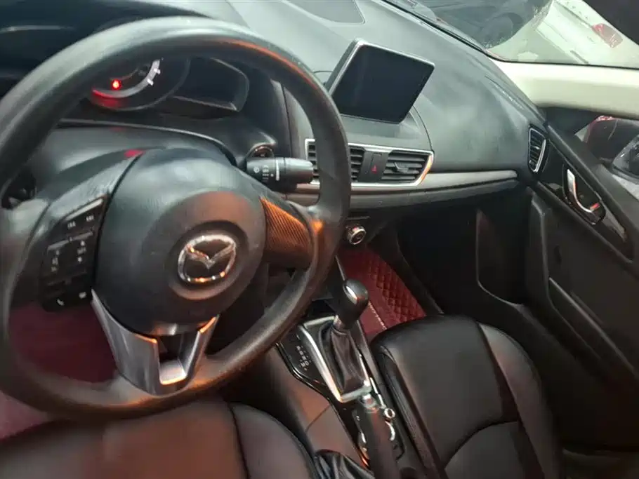 Mazda 3 Axela 2016 — фото 13