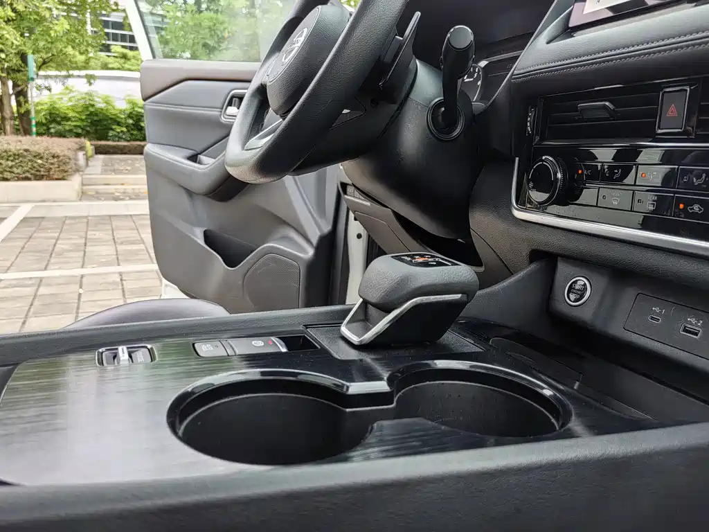 Nissan X-Trail 2023 — фото 17