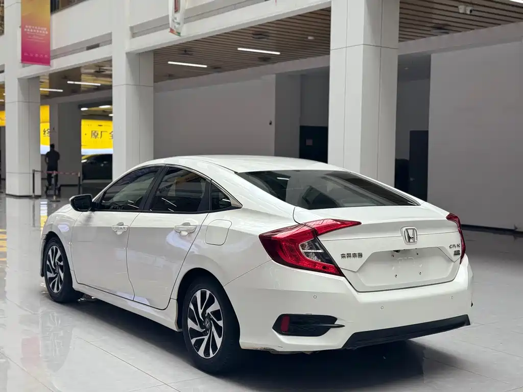 Honda Civic 2019 — фото 7