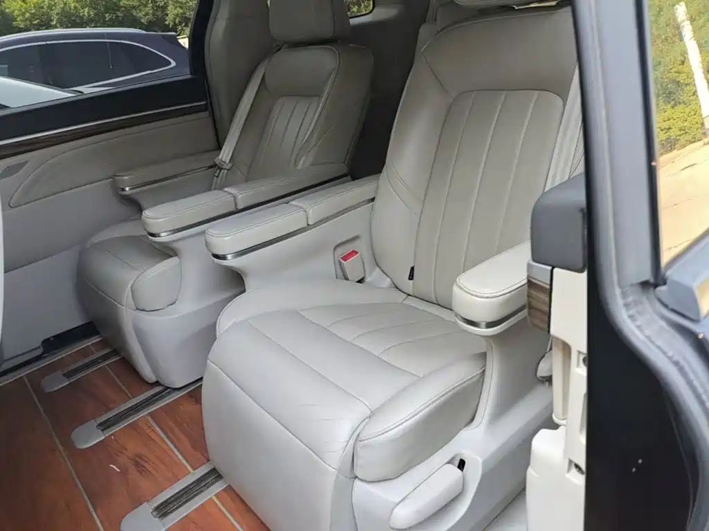 GAC Motor Trumpchi M8 2018 — фото 17