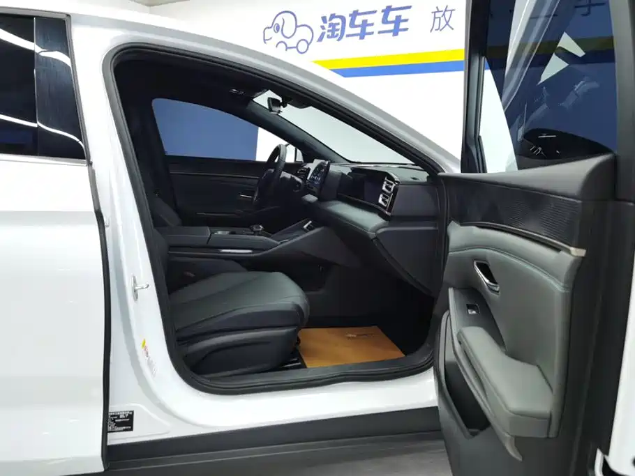 BYD Qin L 2024 — фото 8