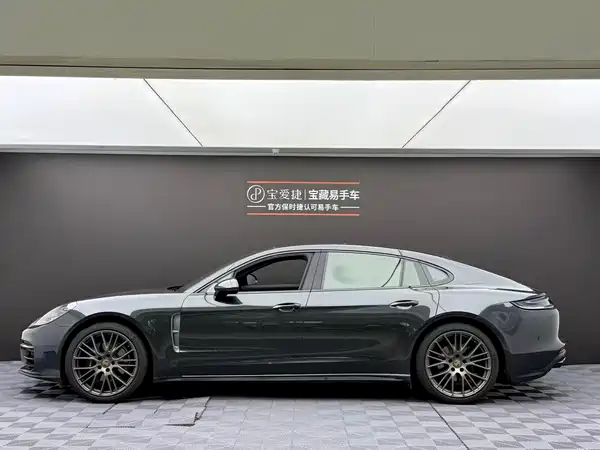 Porsche Panamera 2024