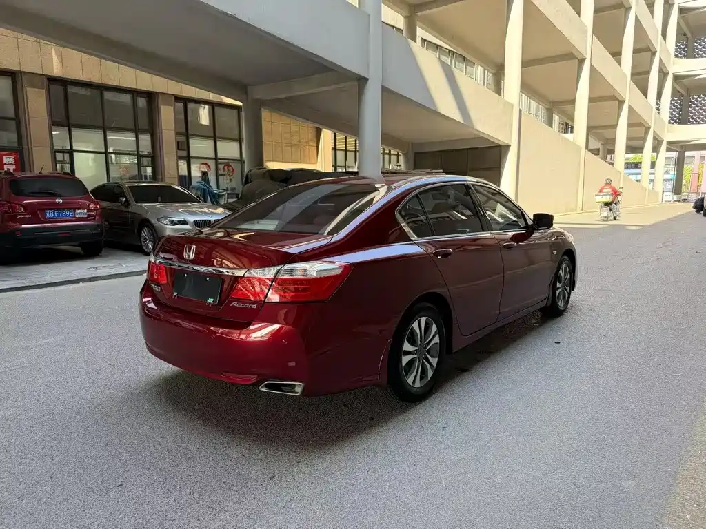 Honda Accord 2015 — фото 6