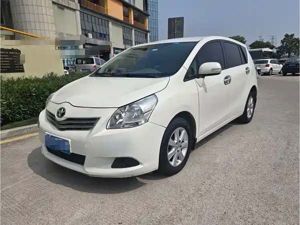 Toyota Yizhi 2011