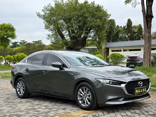 Mazda 3 Axela 2022