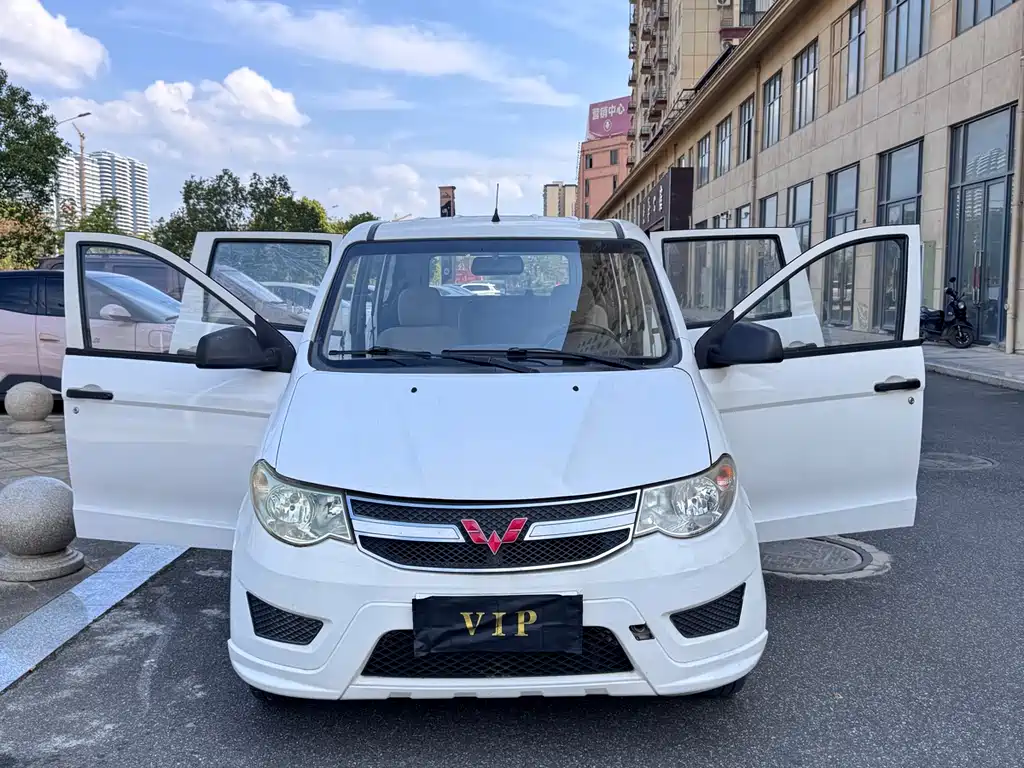 Wuling Hongguang 2016 — фото 16