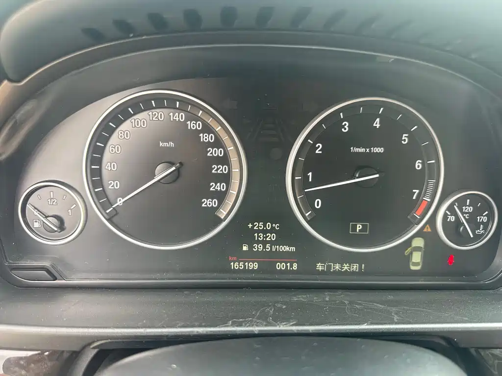 BMW 5 Series 2011 — фото 18