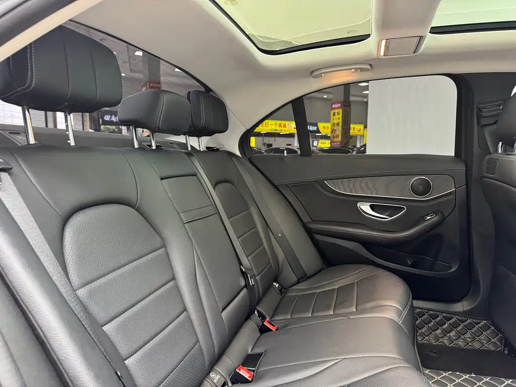 Mercedes-Benz C-Class 2018 — фото 12