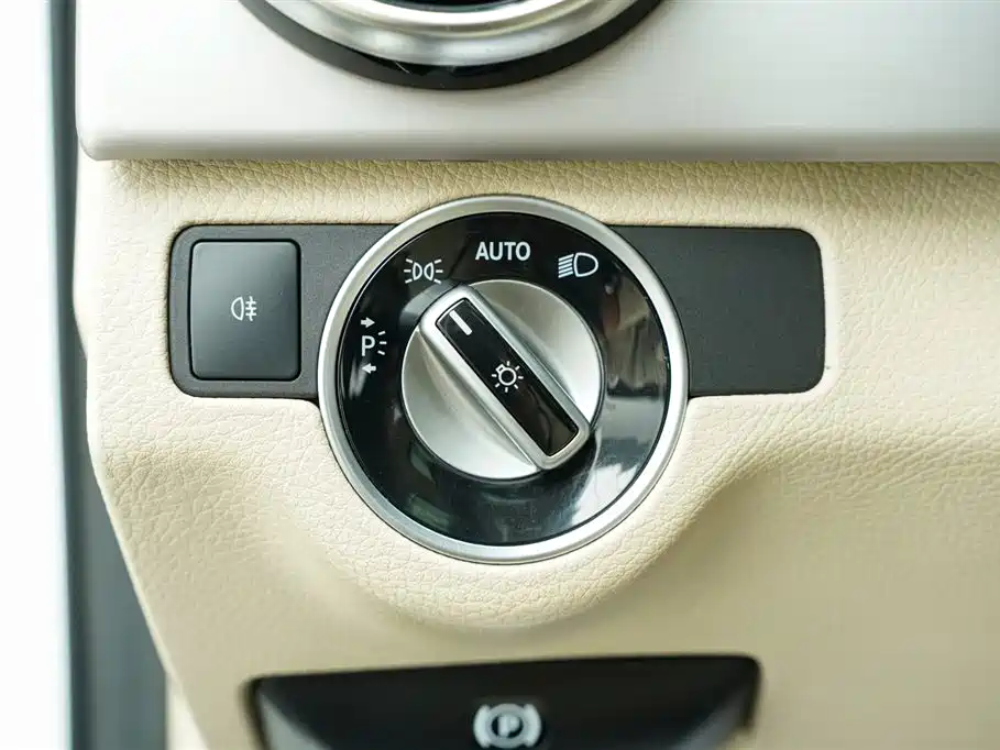 Mercedes-Benz GLK-Class 2015 — фото 15