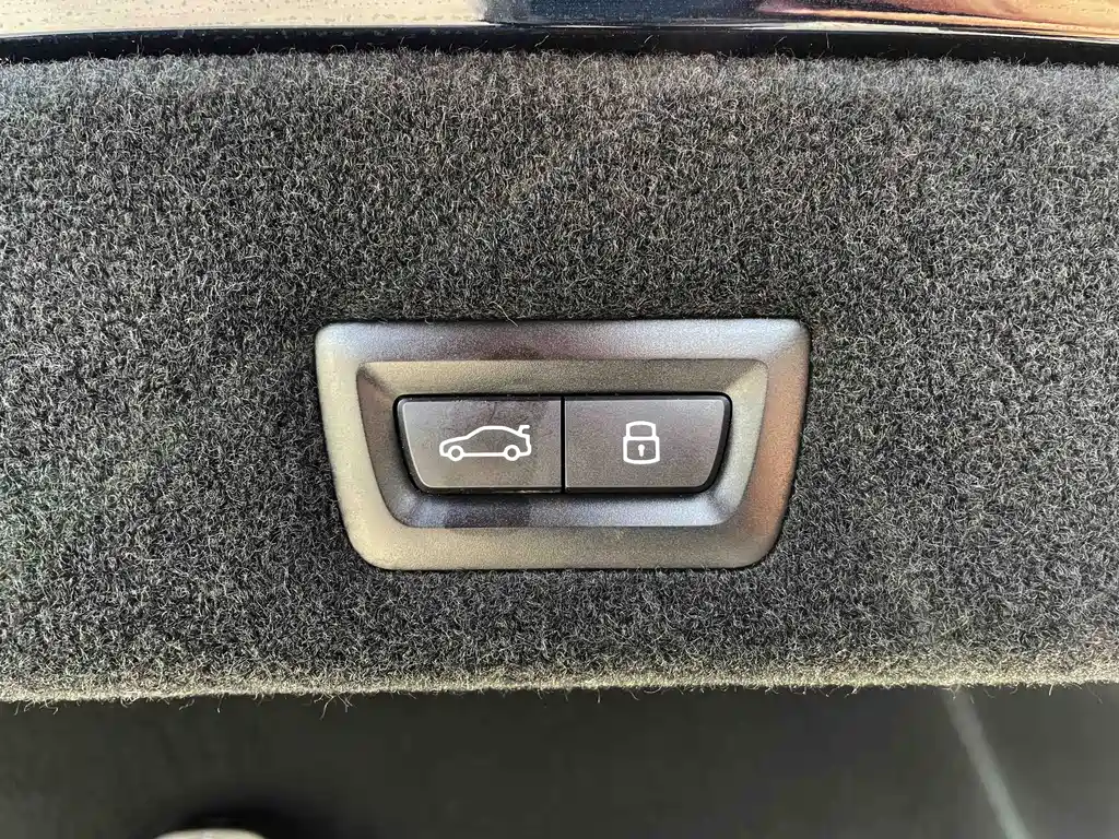 BMW i7 2025 — фото 13