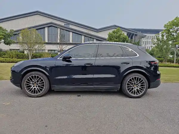Porsche Cayenne 2022