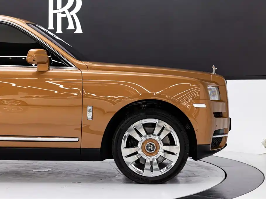 Rolls-Royce Cullinan 2024 — фото 26