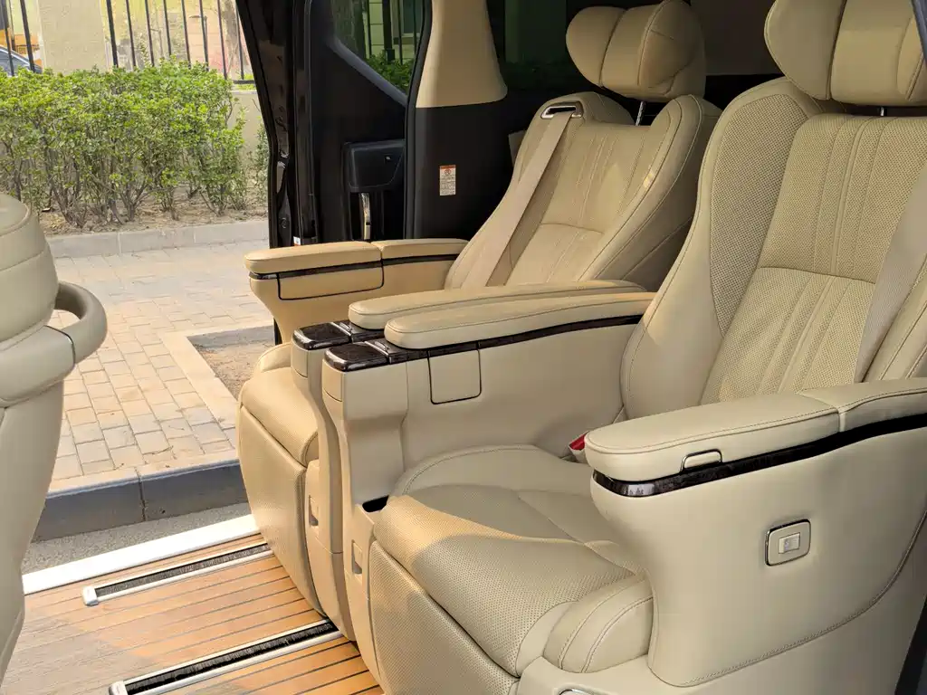 Toyota Vellfire 2022 — фото 9