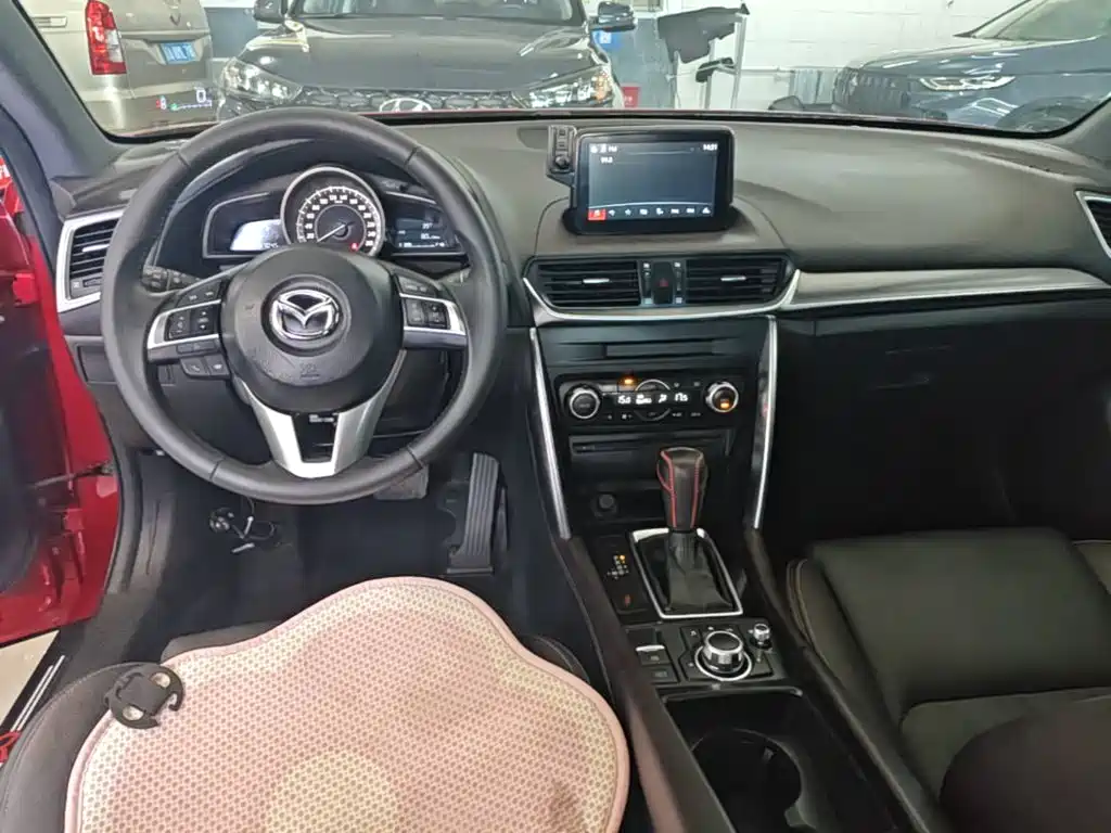 Mazda CX-4 2017 — фото 10