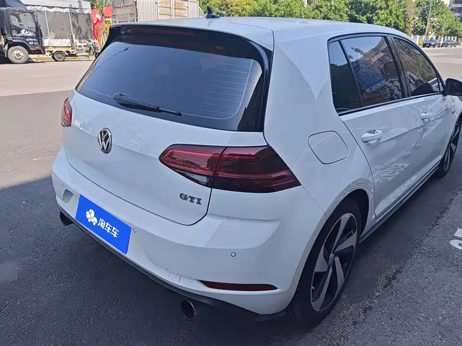 Volkswagen Golf GTI 2018 — фото 3