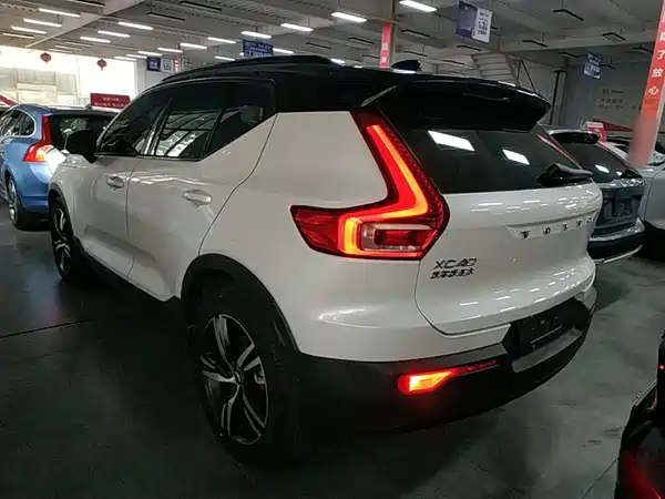 Volvo XC40 2021