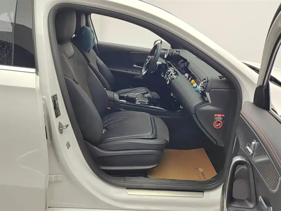Mercedes-Benz A-Class 2023 — фото 8