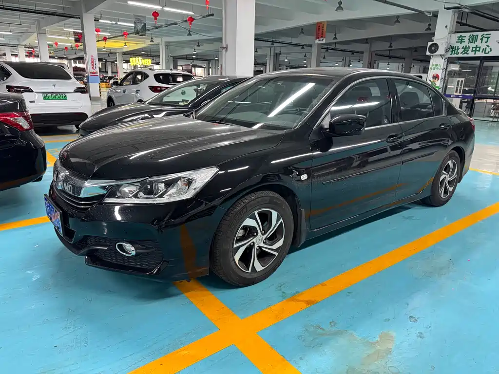 Honda Accord 2016 — фото 1