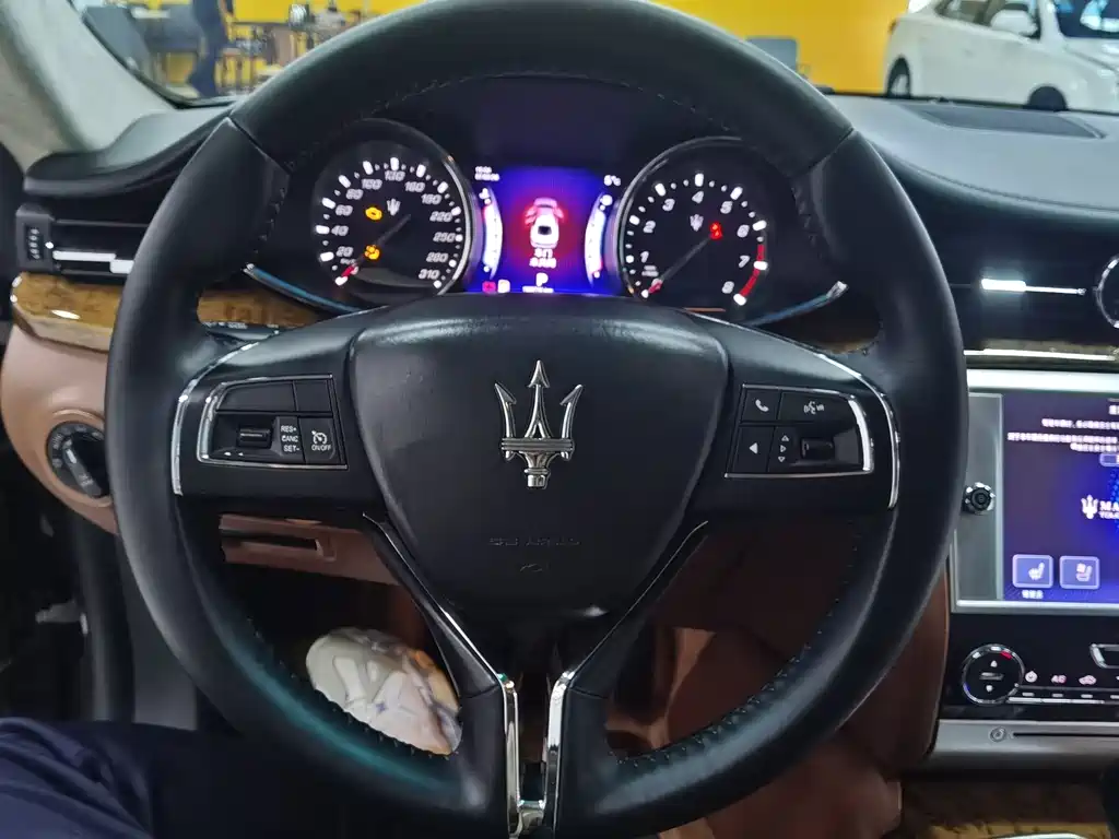 Maserati Quattroporte 2014 — фото 12