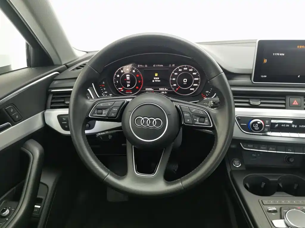 Audi A4L 2018 — фото 11