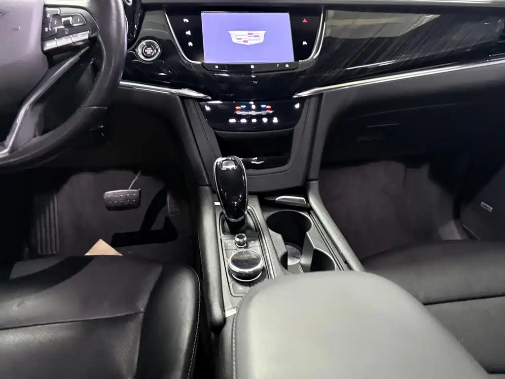 Cadillac XT6 2019 — фото 15