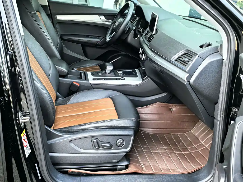 Audi Q5L 2020 — фото 11