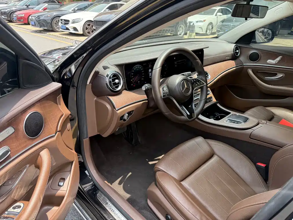Mercedes-Benz E-Class 2022 — фото 4
