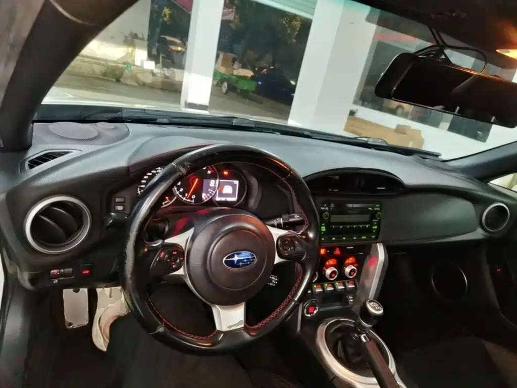 Subaru BRZ 2017 — фото 10