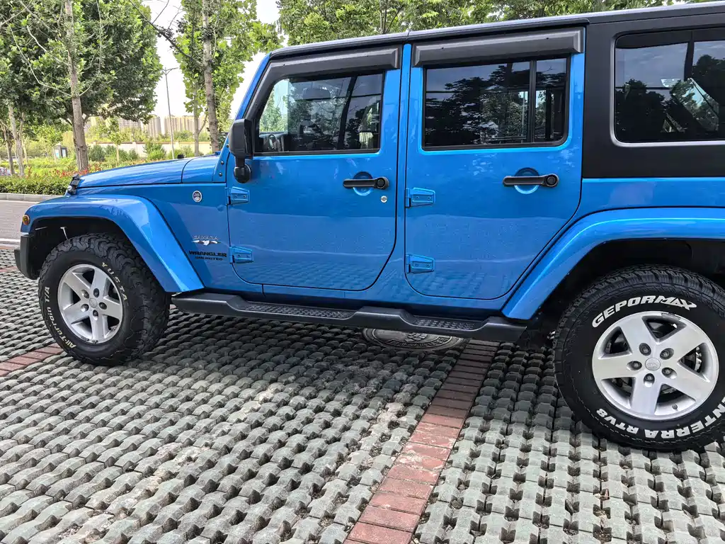 Jeep Wrangler 2016 — фото 8