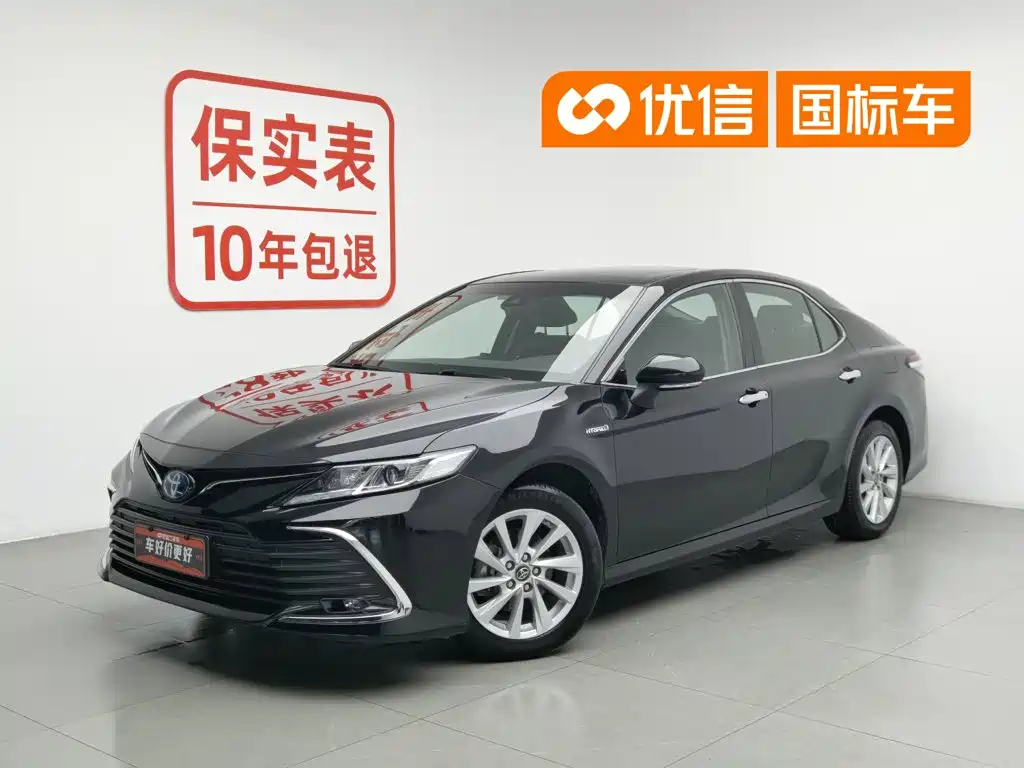 Toyota Camry 2022 — фото 1