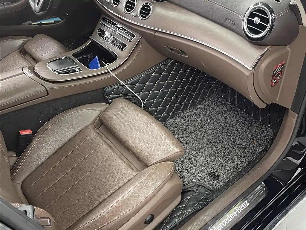 Mercedes-Benz E-Class 2020 — фото 13