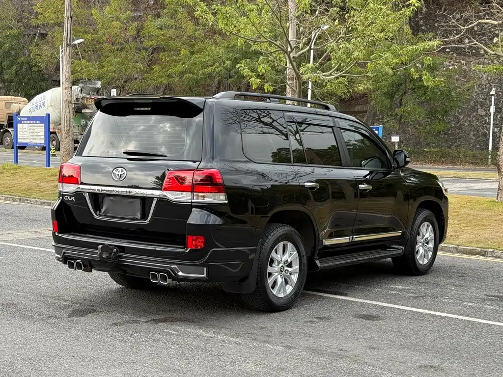 Toyota Land Cruiser 2017 — фото 5
