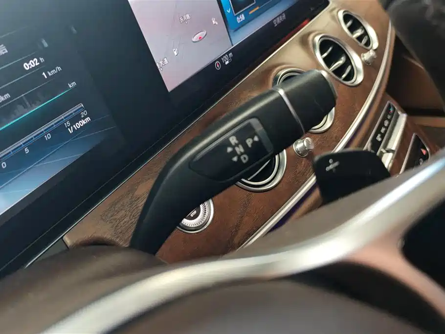Mercedes-Benz E-Class 2019 — фото 16