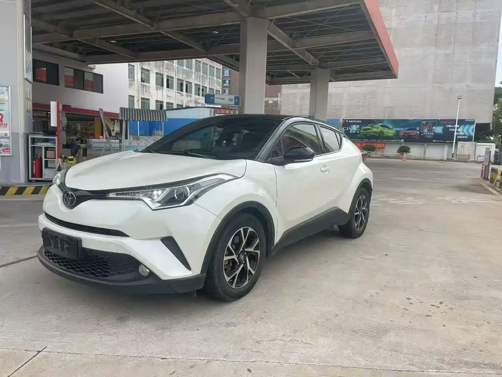 Toyota C-HR 2020 — фото 1