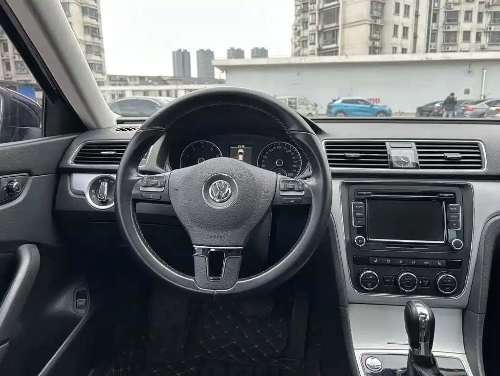 Volkswagen Passat 2015 — фото 13