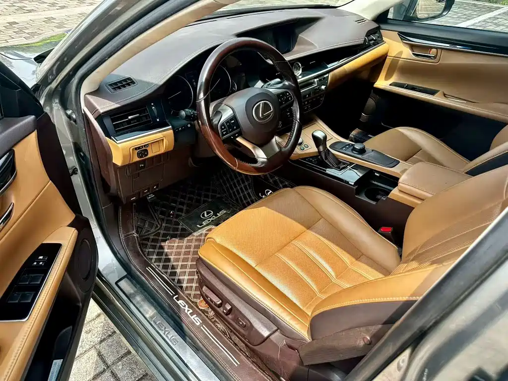 Lexus ES 2017