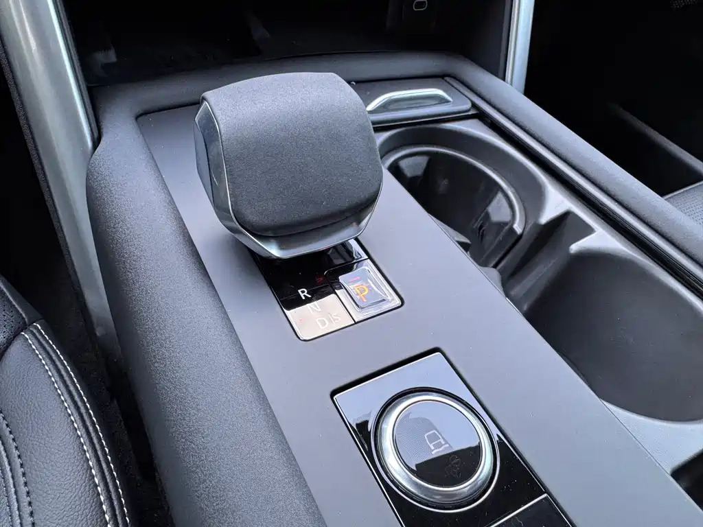 Land Rover Discovery 2025 — фото 11