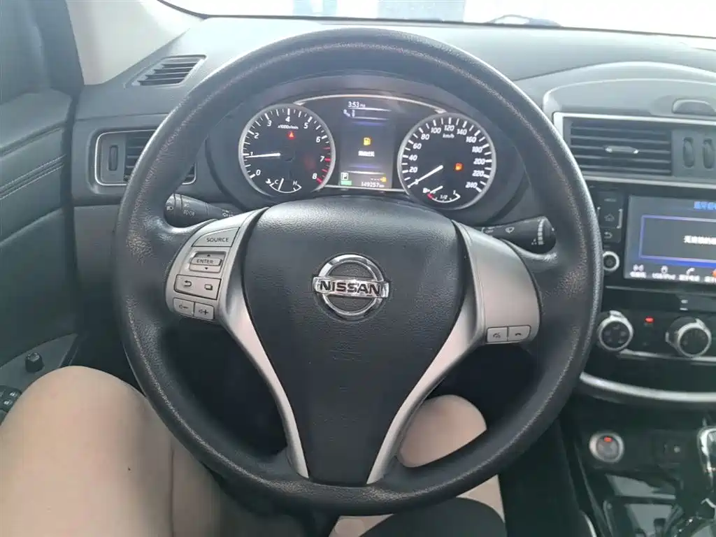 Nissan Tiida 2018 — фото 11
