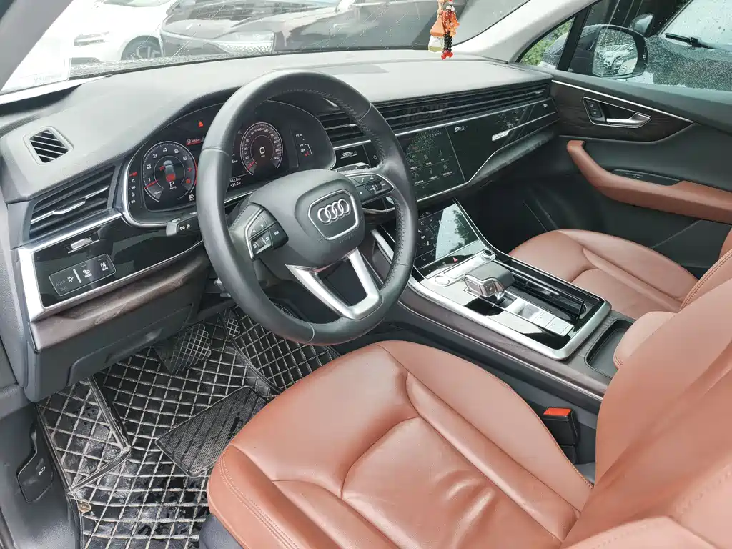 Audi Q7 2020 — фото 10