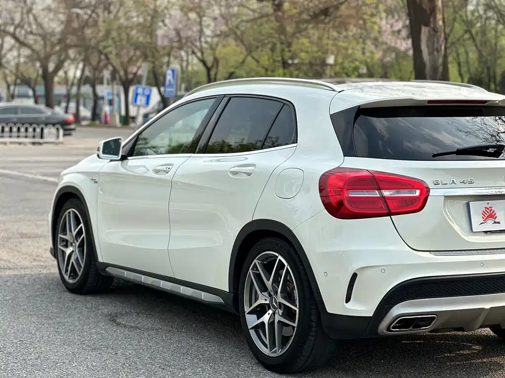 Mercedes-Benz GLA AMG 2015 — фото 13