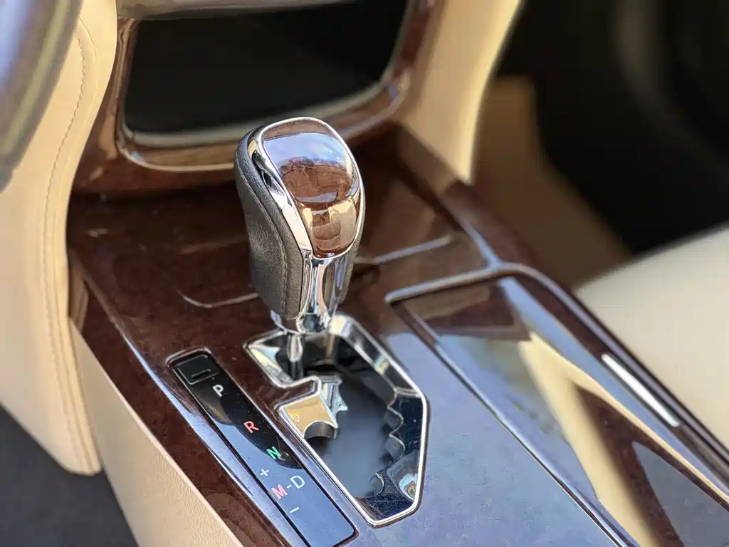 Toyota Crown 2018 — фото 10