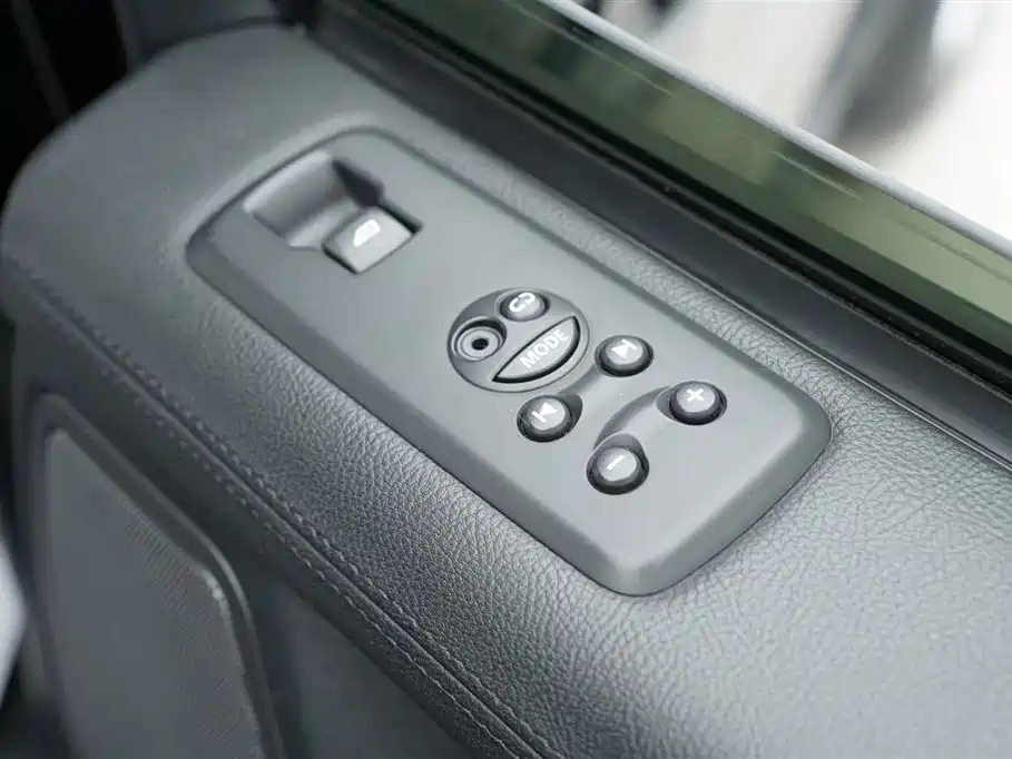 Land Rover Sport 2011 — фото 29