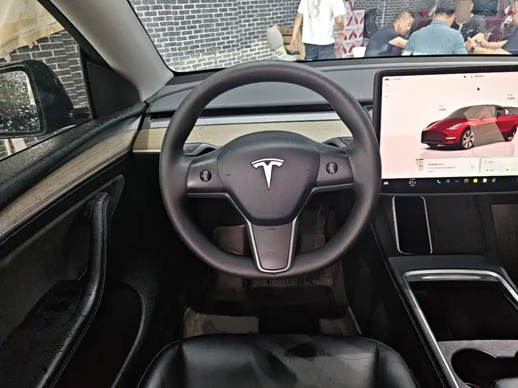 Tesla Model Y 2023 — фото 11