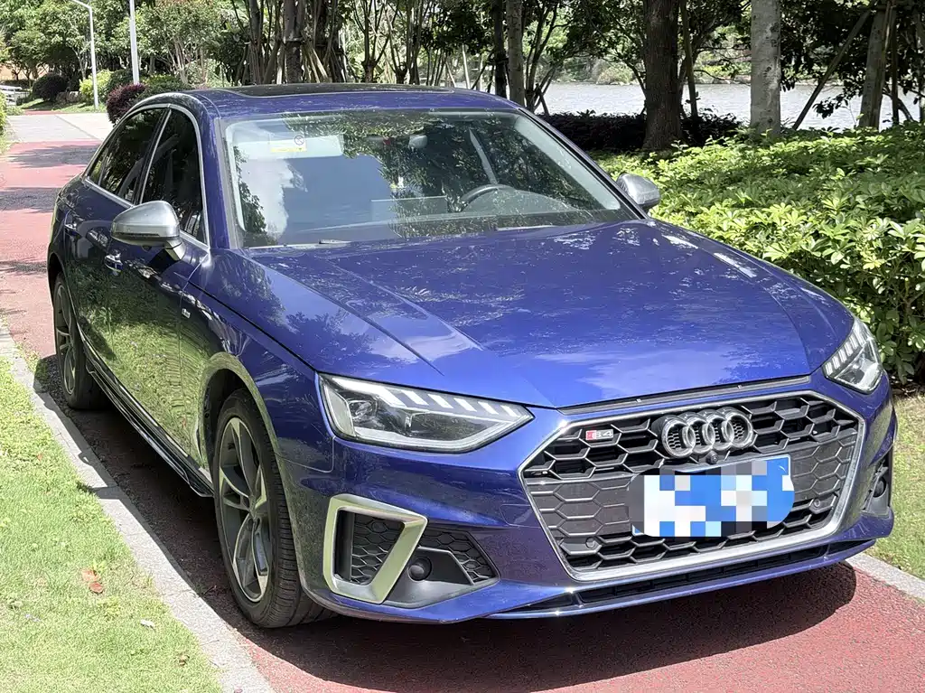 Audi A4L 2020 — фото 1