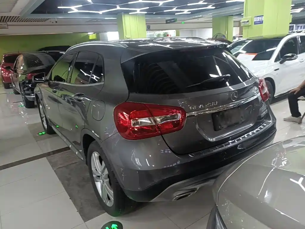 Mercedes-Benz GLA 2016