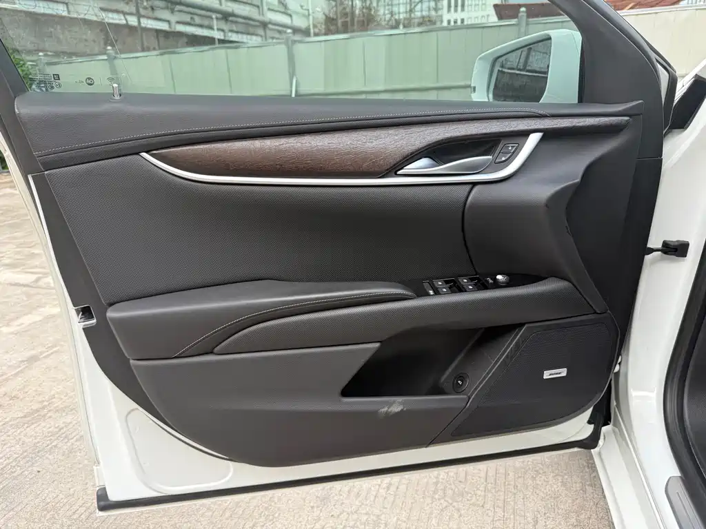 Cadillac XTS 2018 — фото 12