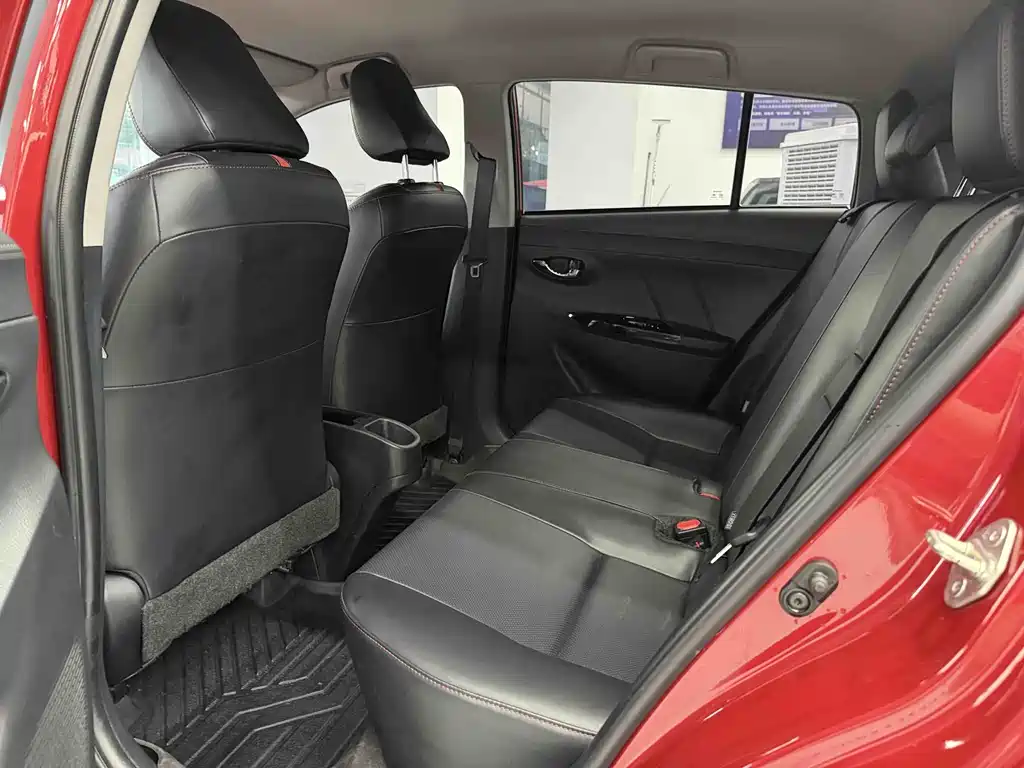 Toyota Yaris L 2022