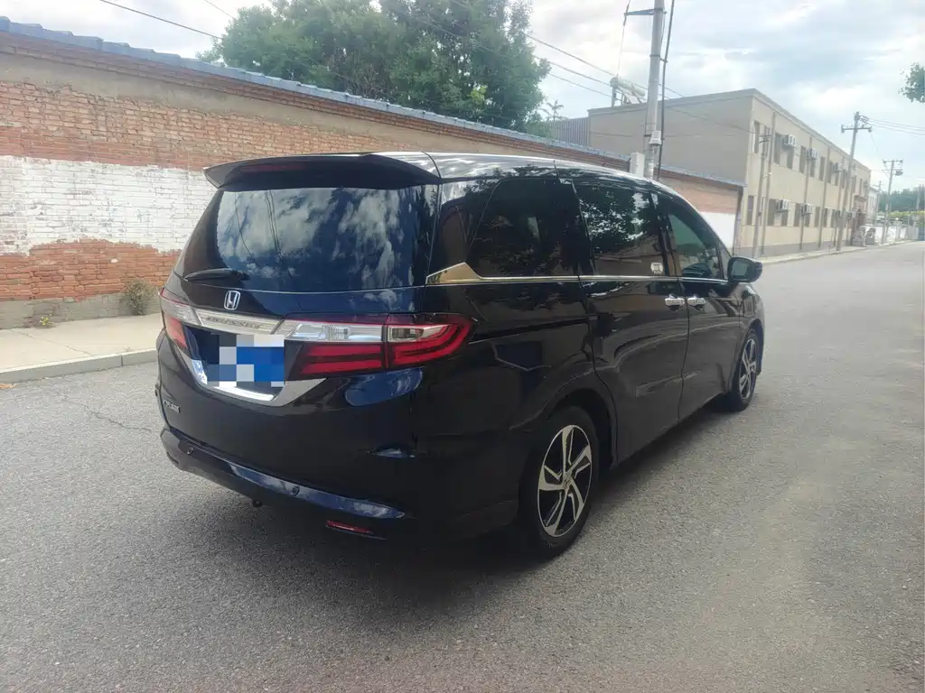 Honda Odyssey 2017 — фото 3